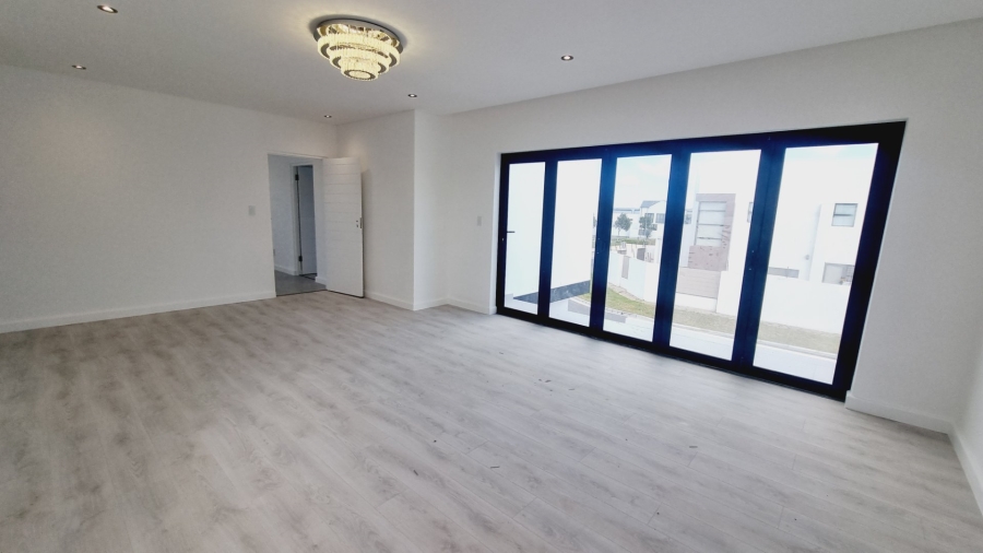 4 Bedroom Property for Sale in Parklands North Western Cape